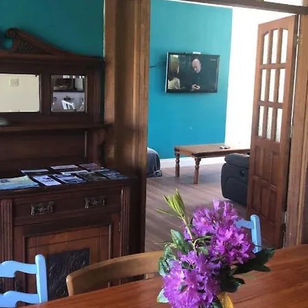 Spacious Private 6 Bedroom 1 Km To Dogs Welcome Casa de Férias